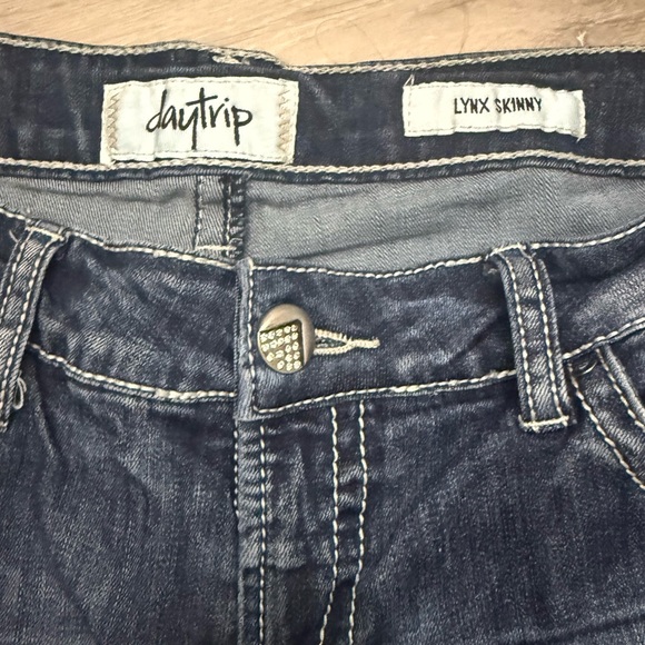 Daytrip Women's Dark Blue Skinny Jeans II LYNX II Women’s Size 31L - EUC - Picture 3 of 5